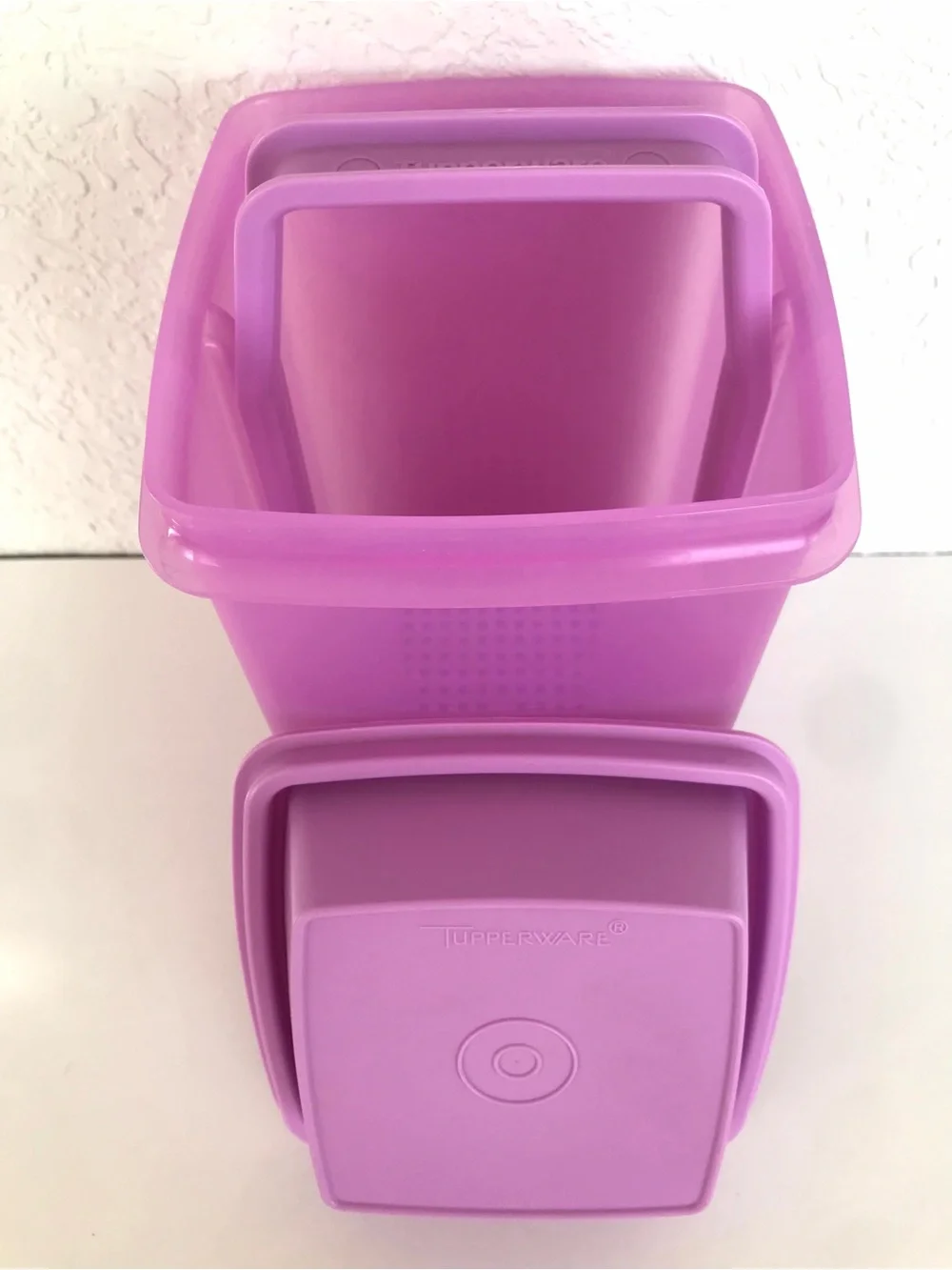 Purple Tupperware Large Pick-A-Deli Pickle Olive Keeper Holder Canister 1562-1